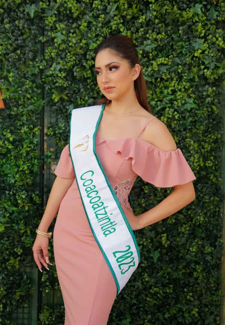 Realizan imposición de bandas a participantes de Miss Earth Veracruz