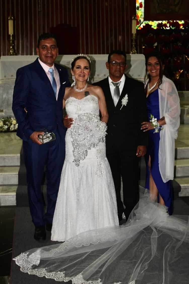 Beatriz León y Jorge Jiménez contraen sagrado matrimonio