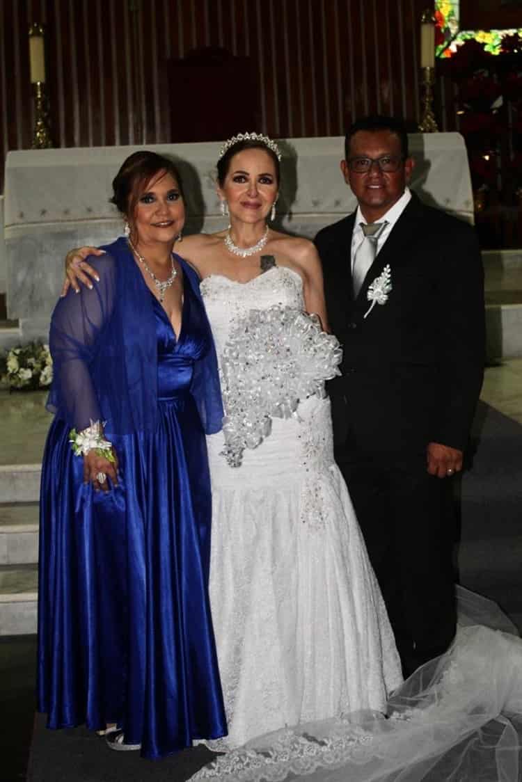 Beatriz León y Jorge Jiménez contraen sagrado matrimonio