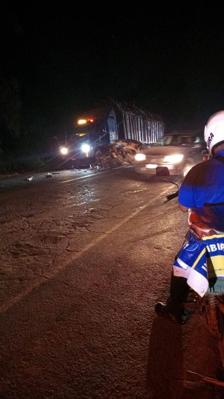 Mujer pierde la vida tras chocar contra carro cañero en Tres Valles