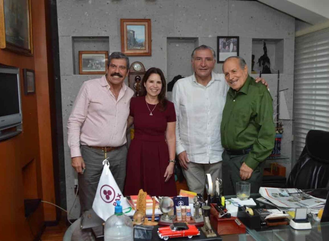 Secretario de gobernación reconoce a la Familia Robles