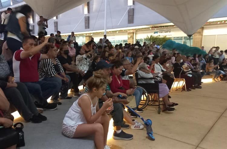 Sorprende “flashmob” del Ejército en la plaza Nuevo Veracruz(+Video)