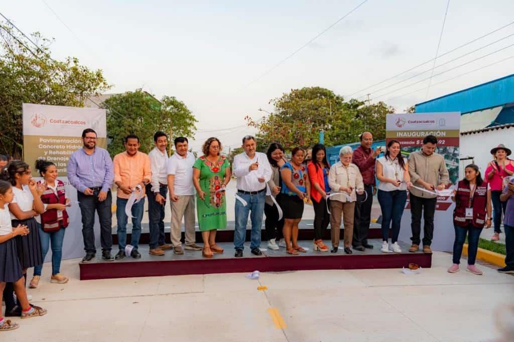 Beneficia Amado Cruz Malpica con obra de pavimentación en la López Mateos