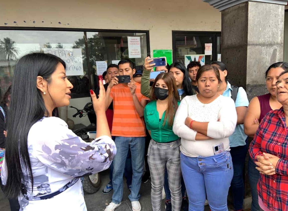 Impiden entrada de Lorena Sánchez al palacio de Sayula(+Video)