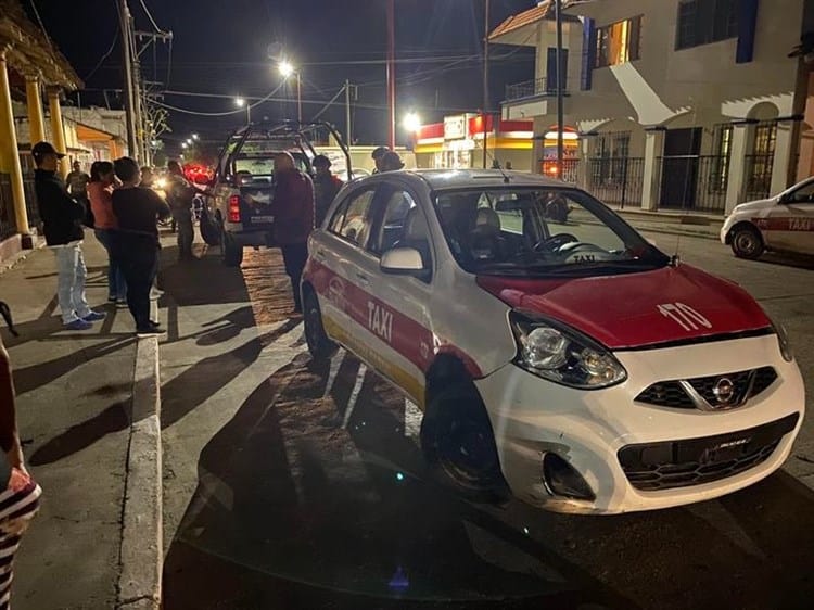 Taxista atropella y lesiona a mujer en Cosamaloapan