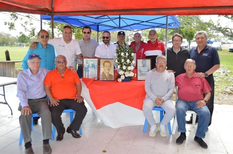 Emotivo homenaje en la Liga formativa al Pirata