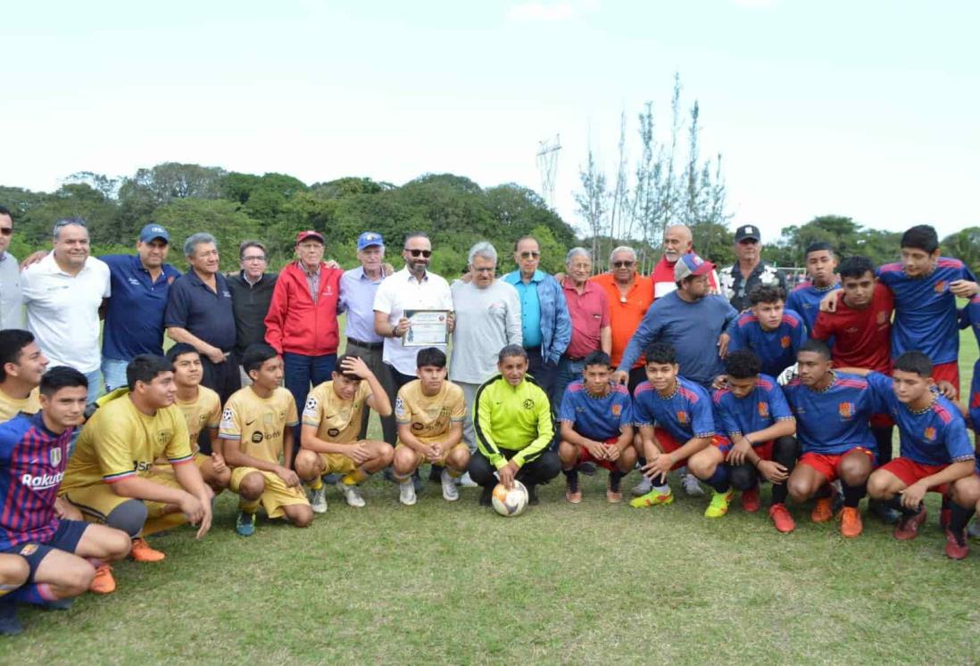 Emotivo homenaje en la Liga formativa al Pirata