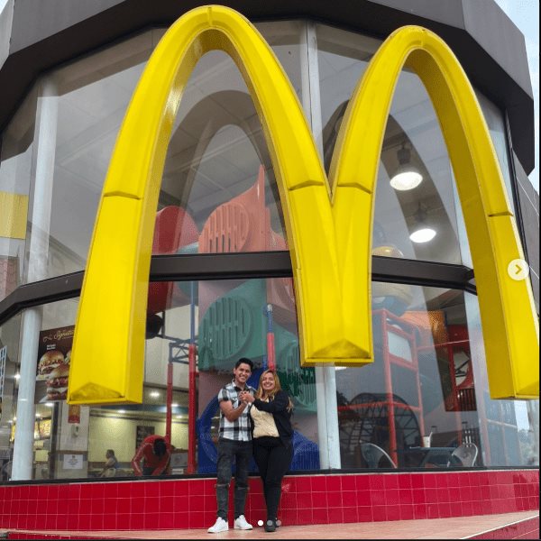 ¡En McDonald´s! Le propone matrimonio a su novia en Veracruz