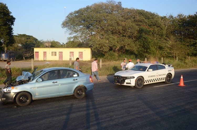 Se impacta contra tractocamión en la Paso del Toro-Santa Fe