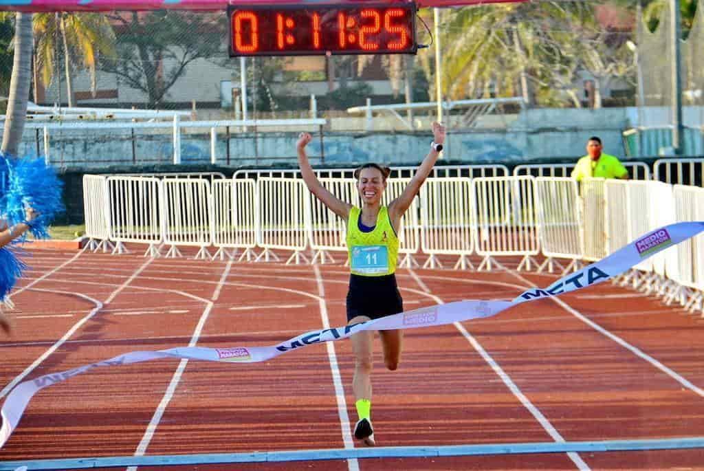 Isabel Oropeza conquistó la gloria en Medio Maratón de Veracruz 2023