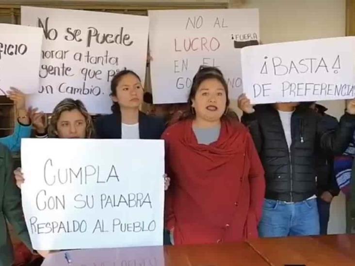 Acusan a alcaldesa de Ixhuatlán del Café de despedir injustificadamente a 22 empleados