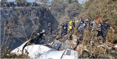 Se estrella avioneta en Nepal; deja al menos a 68 personas sin vida (+video)