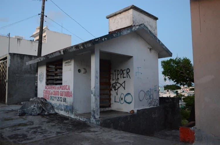 A unos pasos de la Fiscalía, abusan de jovencita en un parque de Veracruz