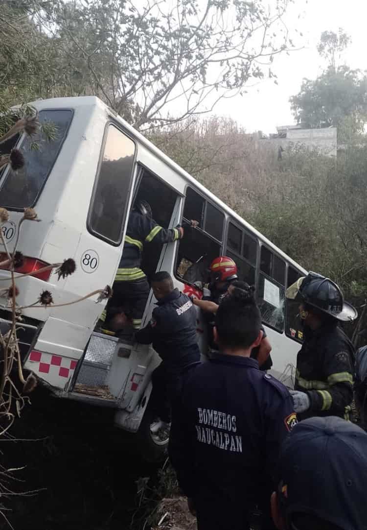 Microbús impacta camioneta en Naucalpan; 3 personas muertas (+Video)