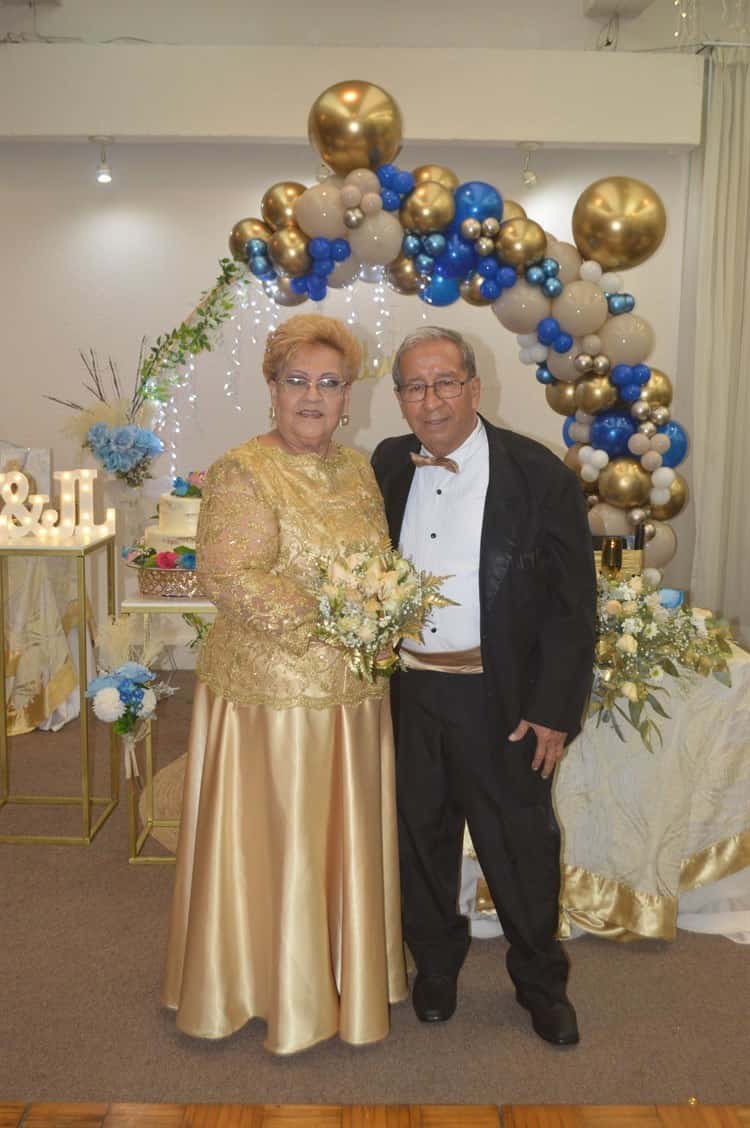 Zulema Ragel y José Luis Peregrina celebran sus bodas de oro