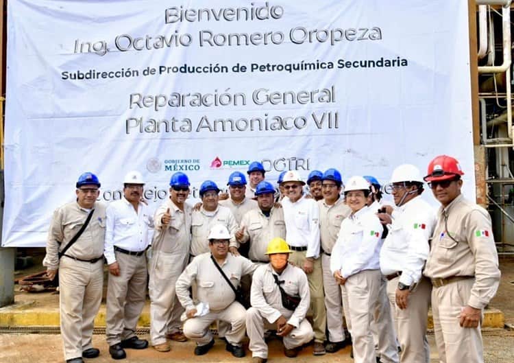 Con rostro de mujer, rehabilitación de Complejo de Pemex en Cosoleacaque