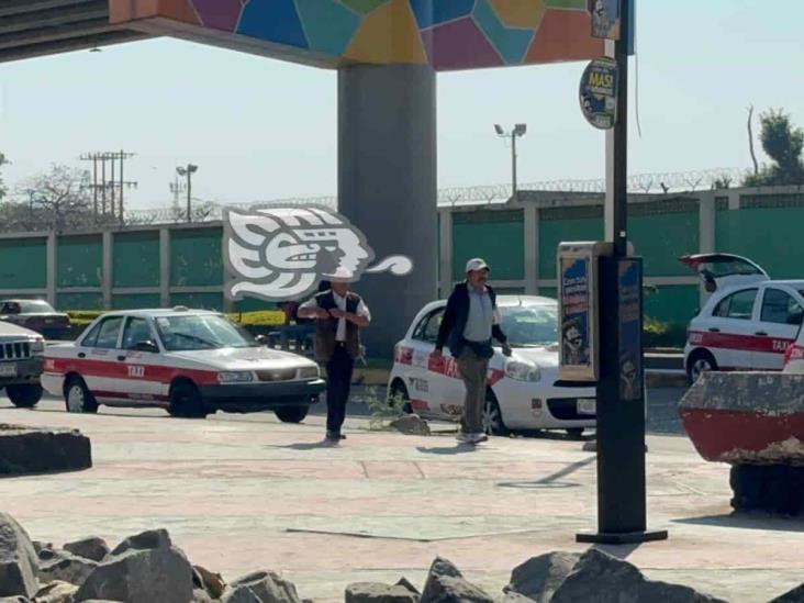 Además de cobrar el servicio, taxistas de Poza Rica piden ‘coperacha’ a pasajeros