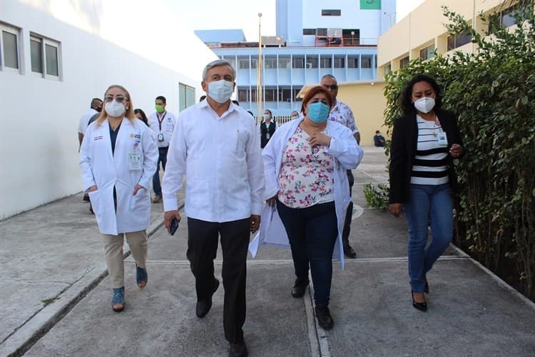 Titular del IMSS Veracruz Norte visitó Clínica de Mama y UMF No. 57