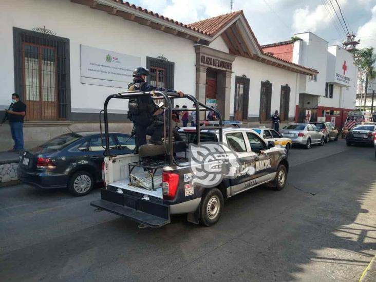 Roban vehículo en fraccionamiento Alameda, en Córdoba