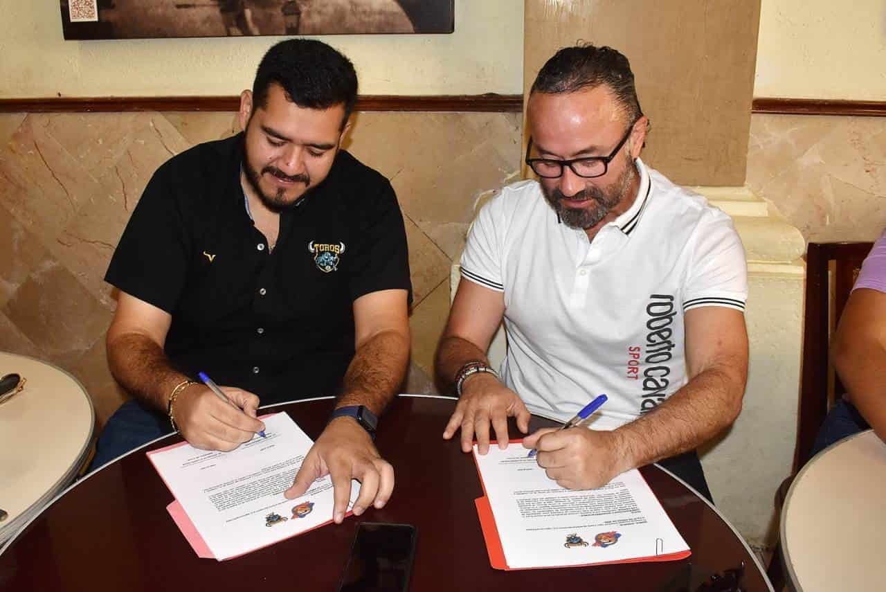 Firma Liga Formativa convenio con Toros Boca FC