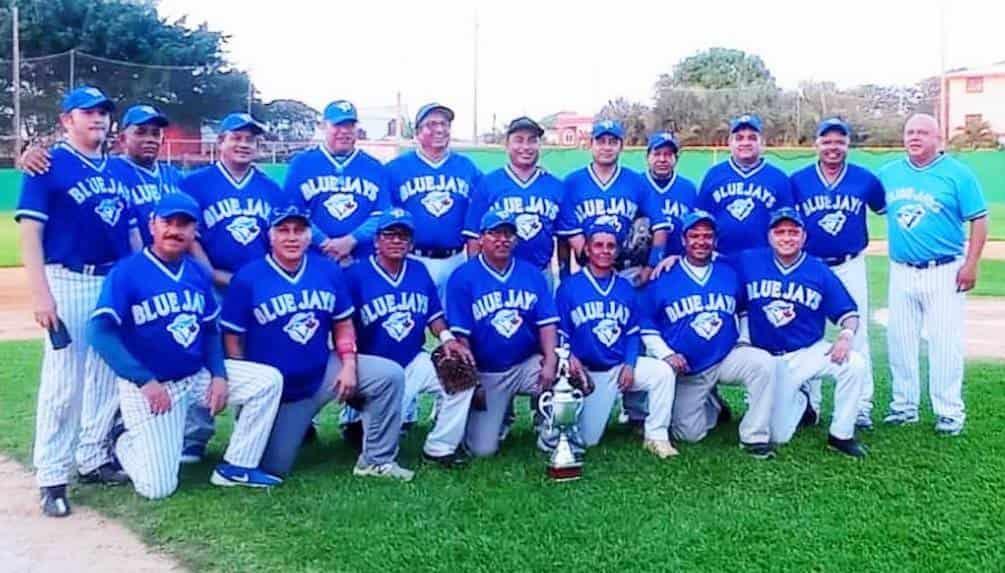 Blue Jays conquista el gallardete en el softbol  Beto Ávila