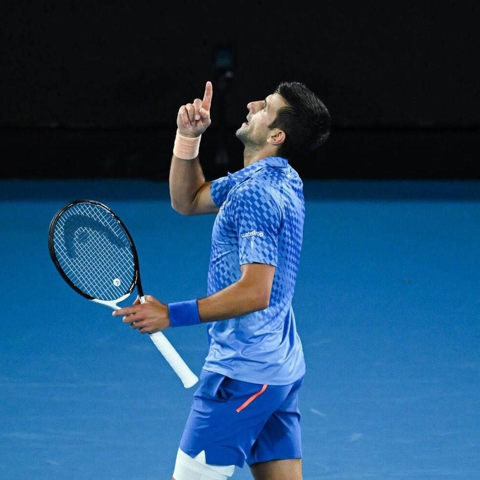 Avanza Novak Djokovic en Abierto de Australia