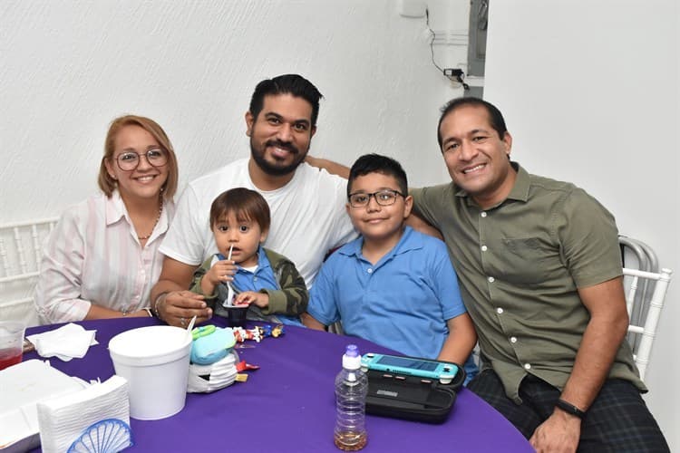 Josué y David Navarrete Trejo celebran juntos sus cumpleaños