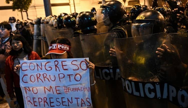 Continúan terribles protestas en Perú para renuncia de la presidenta Dina Boluarte (+Vídeo)