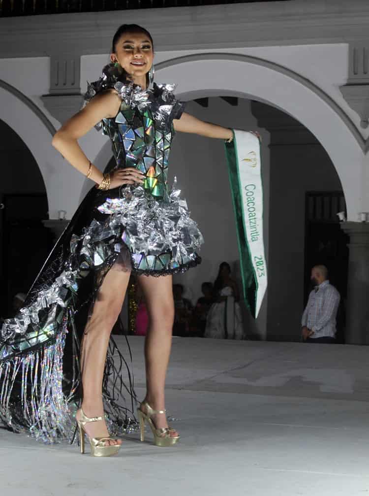 Semifinalistas de Miss Earth Veracruz modelaron vestidos con material reciclados