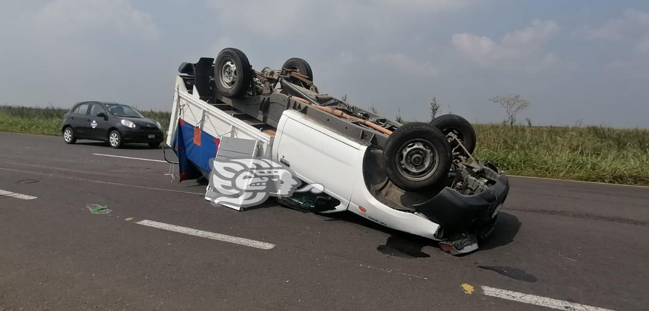 Aparatosa volcadura de camioneta en Las Matas; no hubo lesionados (+Vídeo)