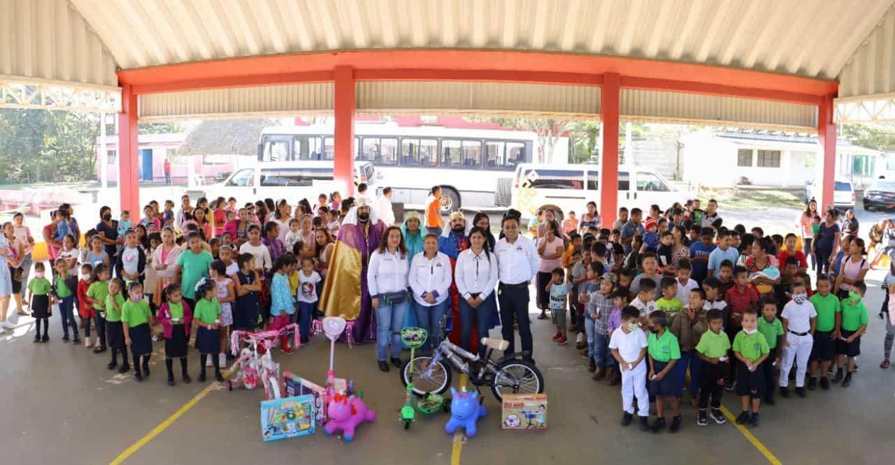 Entrega DIF Coatzacoalcos por segundo año consecutivo 4 mil 600 juguetes