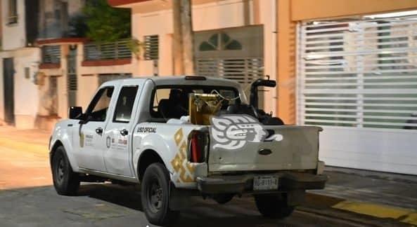 fumigan colonias contra mosco del dengue