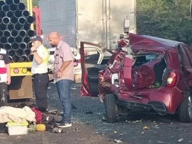 ¡Mega carambola! Tres tráileres y dos vehículos chocan en la autopista Cosamaloapan a la Tinaja