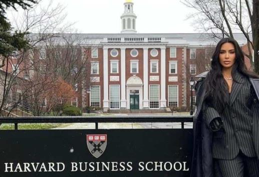 Kim Kardashian ofrece charla en Escuela de Negocios de Harvard