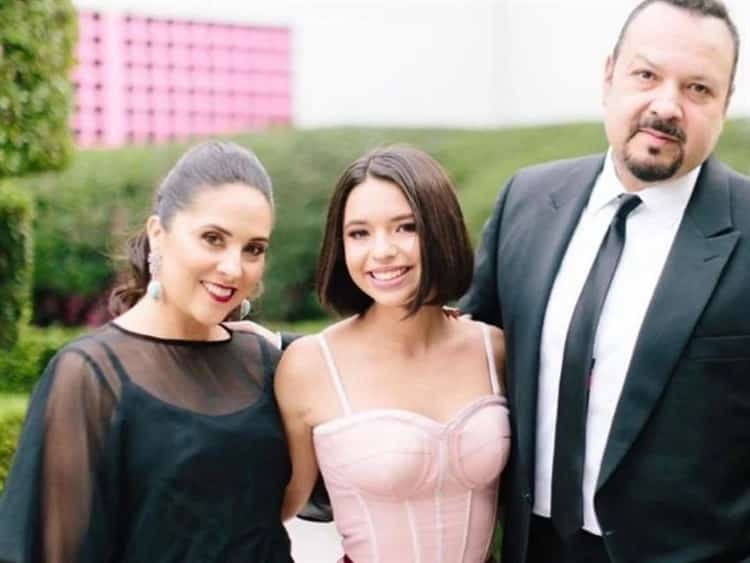 Pepe Aguilar defiende a Ángela y va con todo por supuestas fotos de su hija