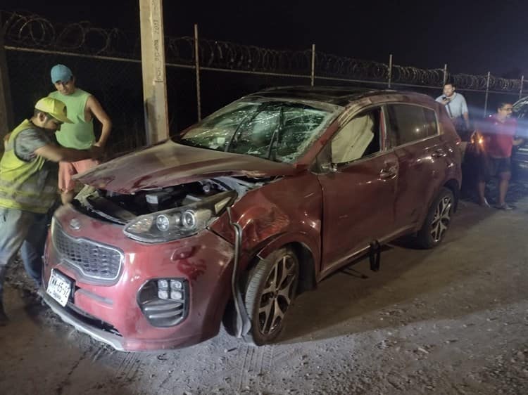Vuelca camioneta sobre la autopista Veracruz-Xalapa(+Video)