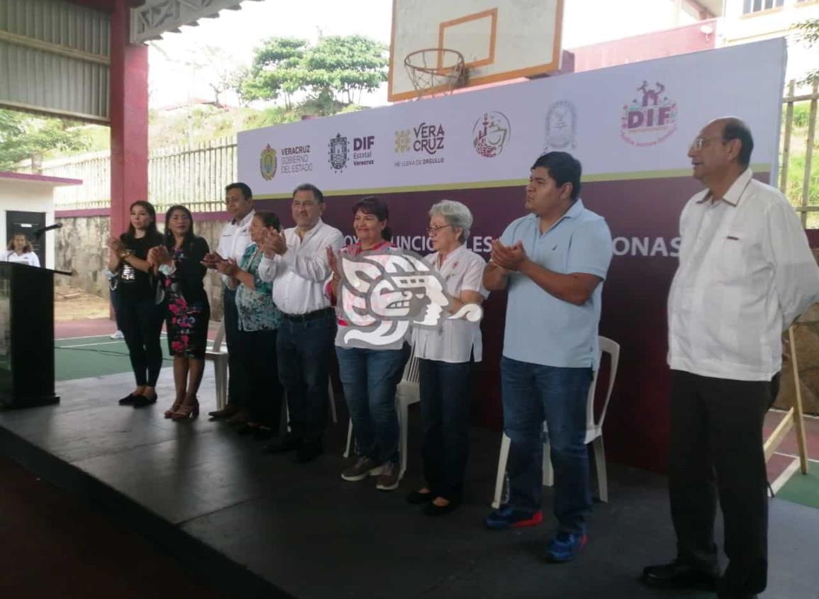 Entrega DIF aparatos funcionales a discapacitados (Video)