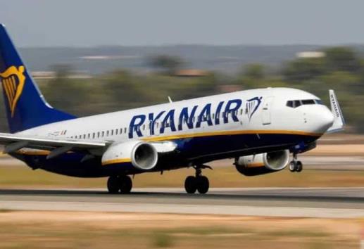 ¡Avión aterriza de emergencia por amenaza de bomba!