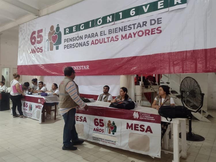 Continuará pago asistido hasta que todos tengan su tarjeta del Bienestar en Veracruz (+Video)