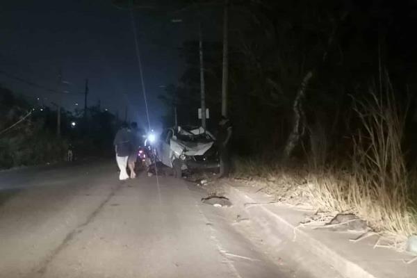 Automovilista choca contra 3 vacas y abandona la unidad en Veracruz