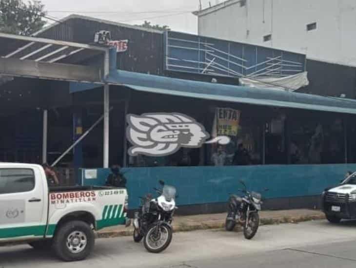 Extraño incendio en discoteca abandonada de Minatitlán