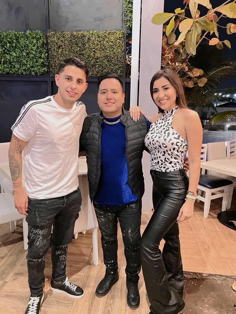 Mariana Mundo y Diego Bartolotta se reencuentran con amigos