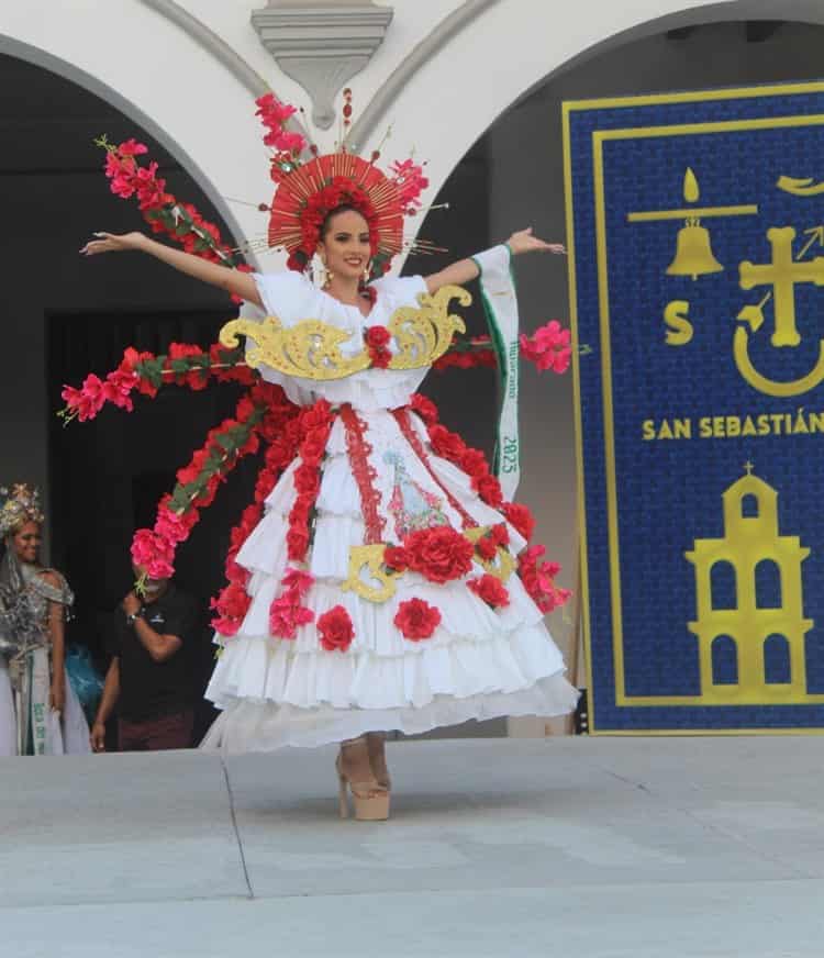 Finalistas de Miss Earth Veracruz modelaron trajes típicos de sus municipios