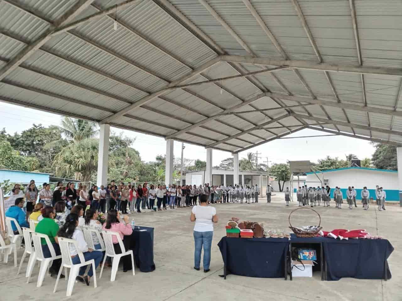 Celebran 55 años de la modalidad telesecundaria en Cosamaloapan