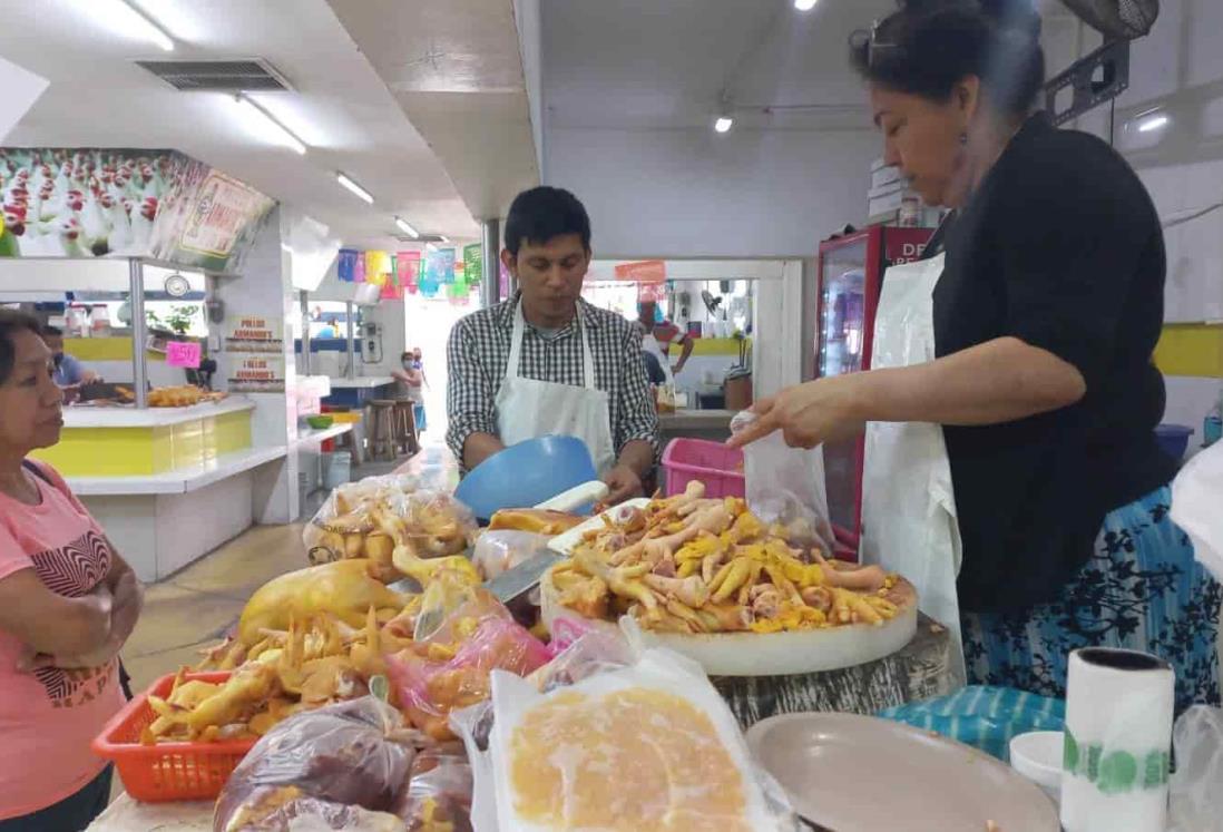 ¡Se eleva! Pollerías en mercados de Veracruz registran aumento en precio del pollo