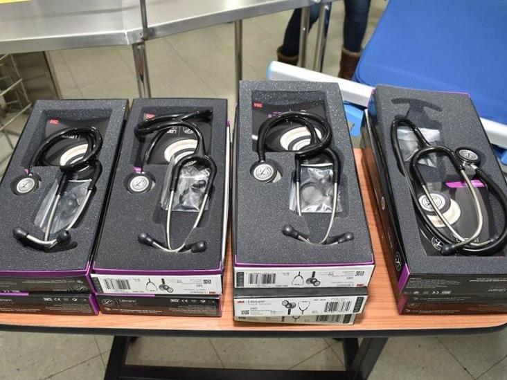 ISSSTE Veracruz recibe más de mil 300 equipos, mobiliario e insumos médicos