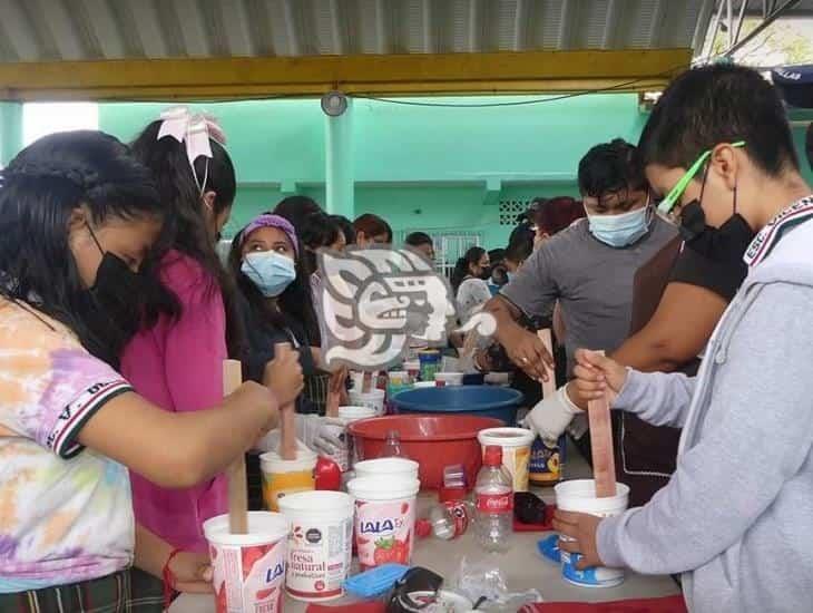 Impartieron taller para elaborar jabón con aceite reciclado