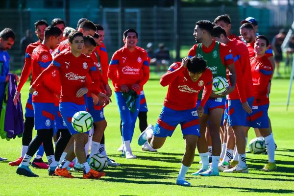 JJ Macías se recupera; ya entrenó con Chivas