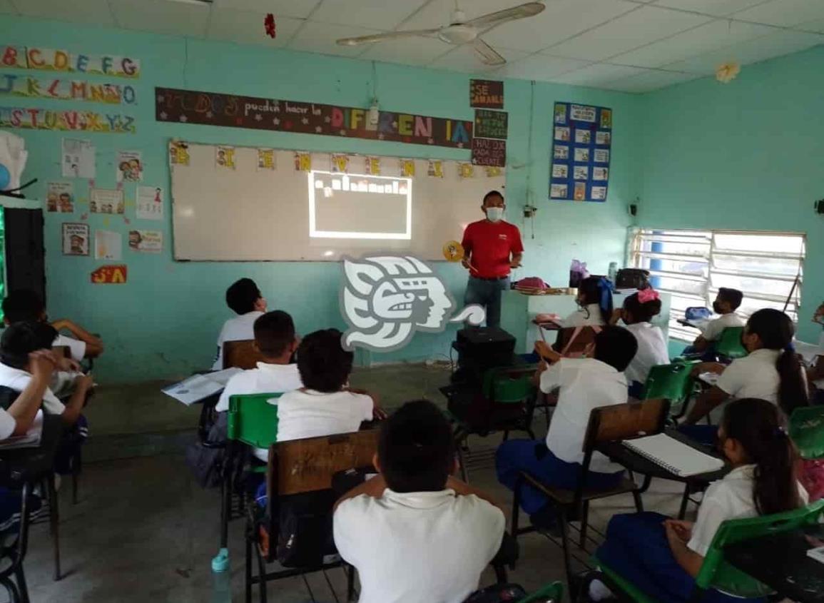 Imparten taller a estudiantes para manejar sus emociones