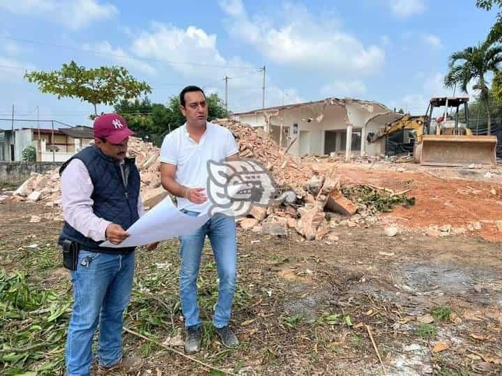 Inician demolición para construcción de Centro de Salud de Soconusco